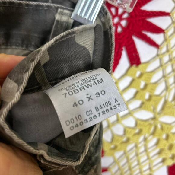 Wrangler Jeans Cargo Camo Pants / Size 40 X 28 - Picture 5 of 15